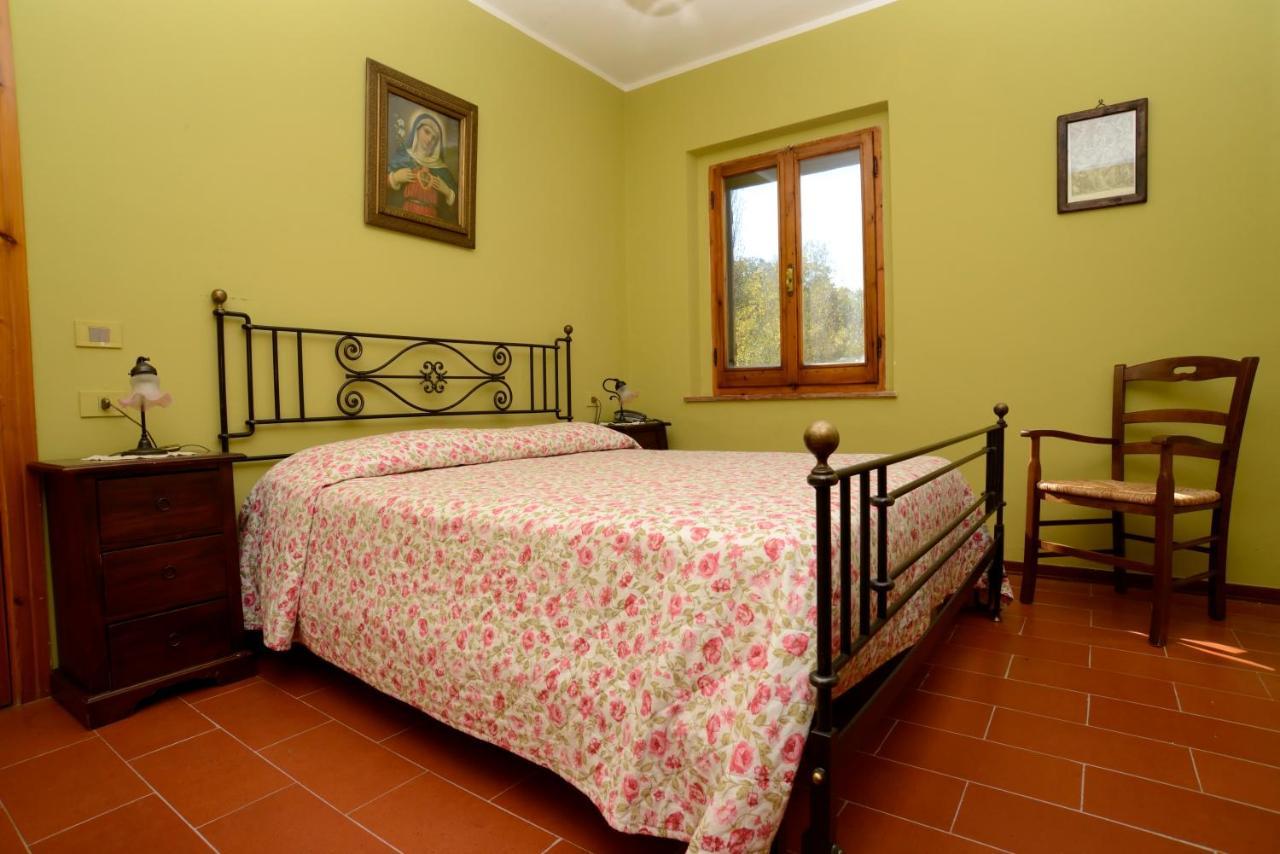 Agriturismo Le Querce Di Assisi Villa Bagian luar foto