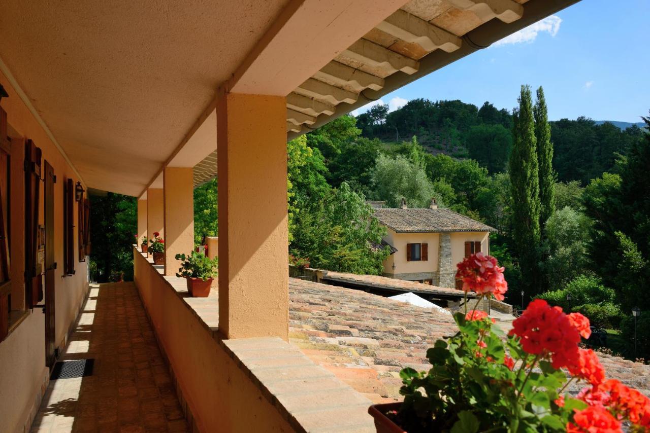 Agriturismo Le Querce Di Assisi Villa Bagian luar foto